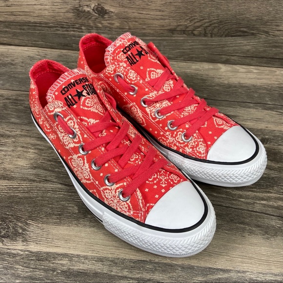 bandana chuck taylors